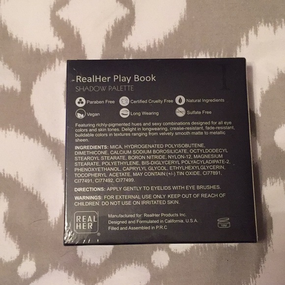 NWT shadow palette play book! - Picture 3 of 3
